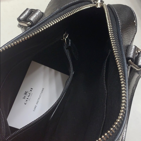 Authentic Coach Metallic  Silver Catchall Purse - Picture 6 of 7